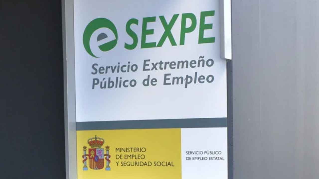 Cartel del Sexpe en una oficina del Servicio Extremeño Público de Empleo